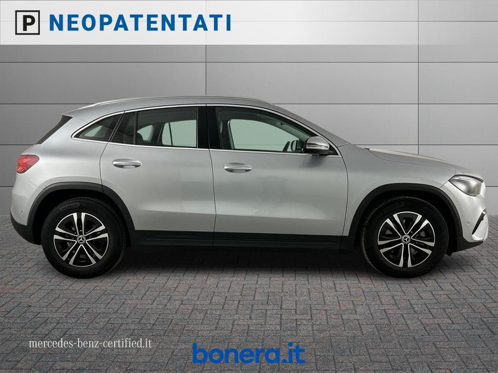 Mercedes GLA 180 180 D Advanced 8G-DCT