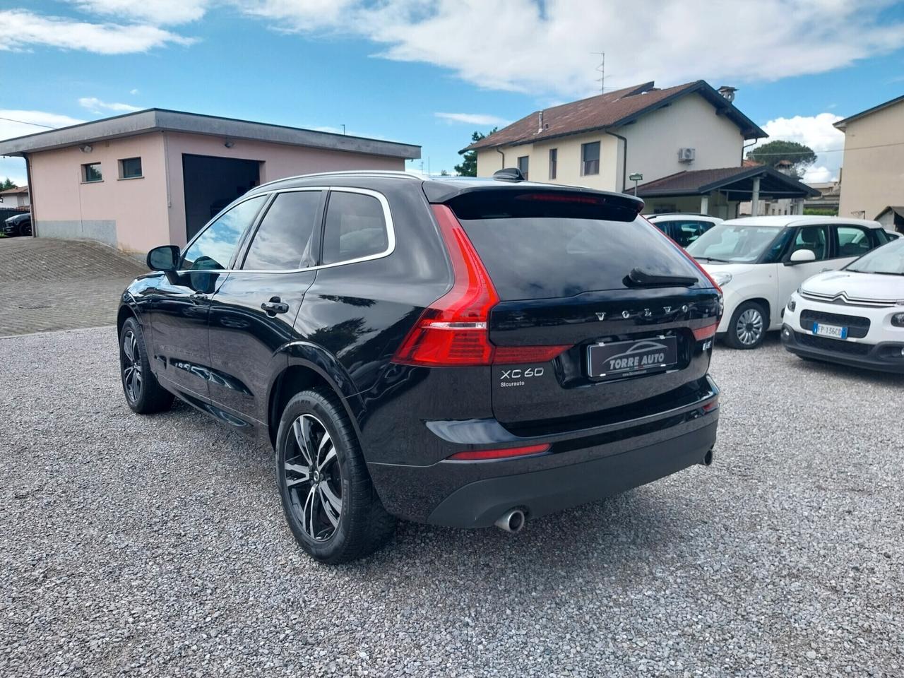 Volvo XC 60 XC60 B4 (d) AWD Geartronic Momentum