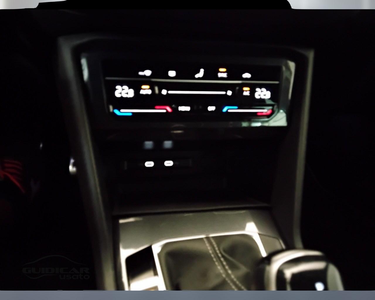VOLKSWAGEN Tiguan II 2021 - Tiguan 2.0 tdi R-Line 150cv dsg