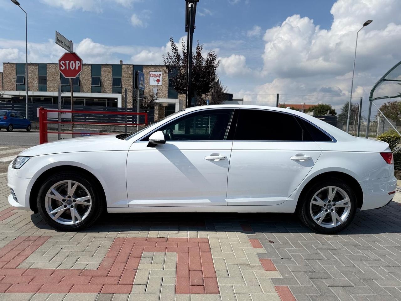Audi A4 2.0 TDI 150 CV ultra Sport EURO 6