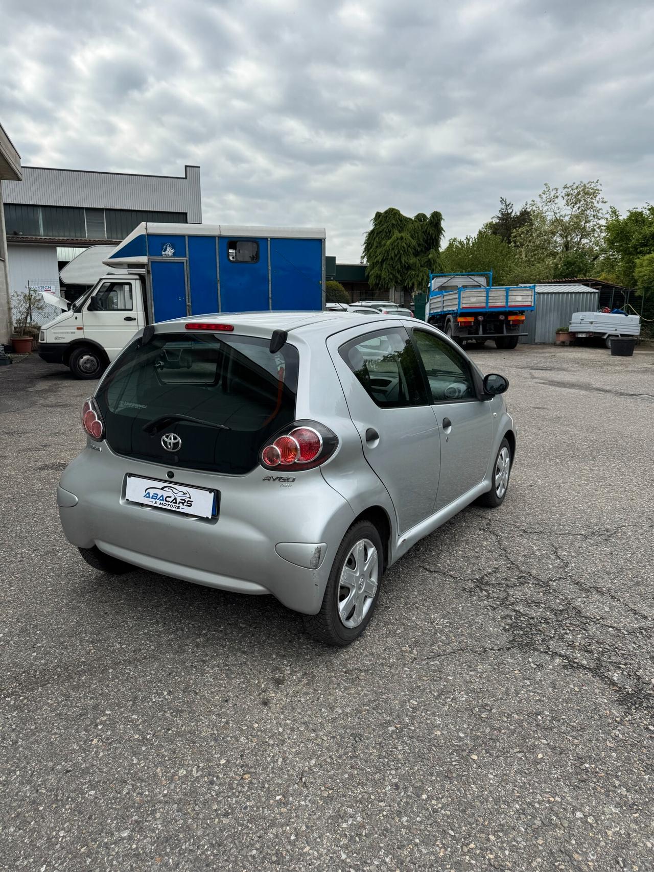 Toyota Aygo 1.0 50kW Benz 5p *SOLO 40.000 km UNICO*