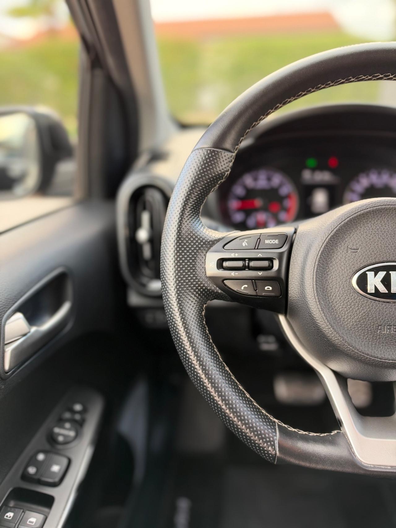 Kia Picanto 1.0 12V 5 porte AMT X Line automatico