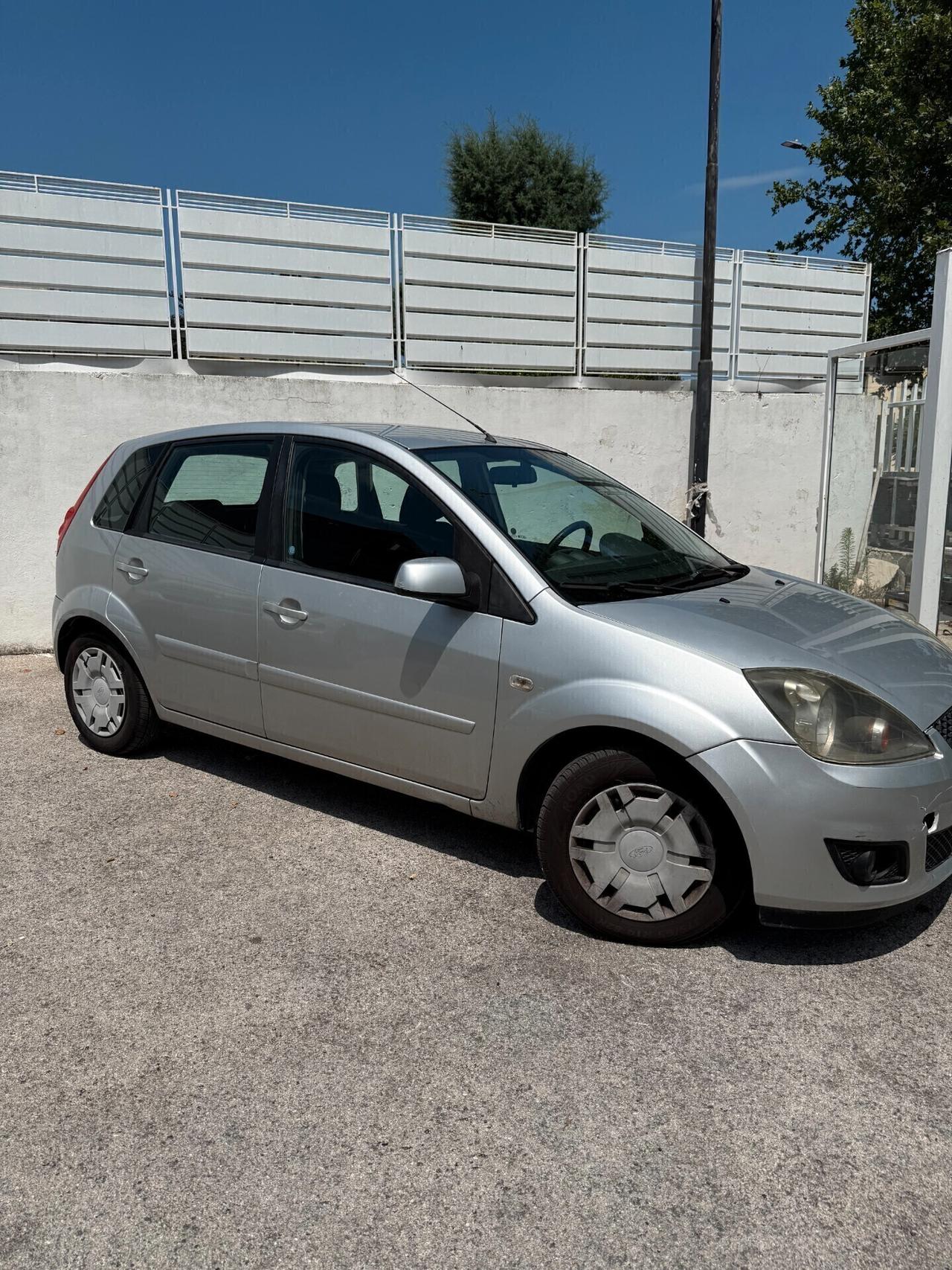 Ford Fiesta 1.2 16V 3p. Ghia