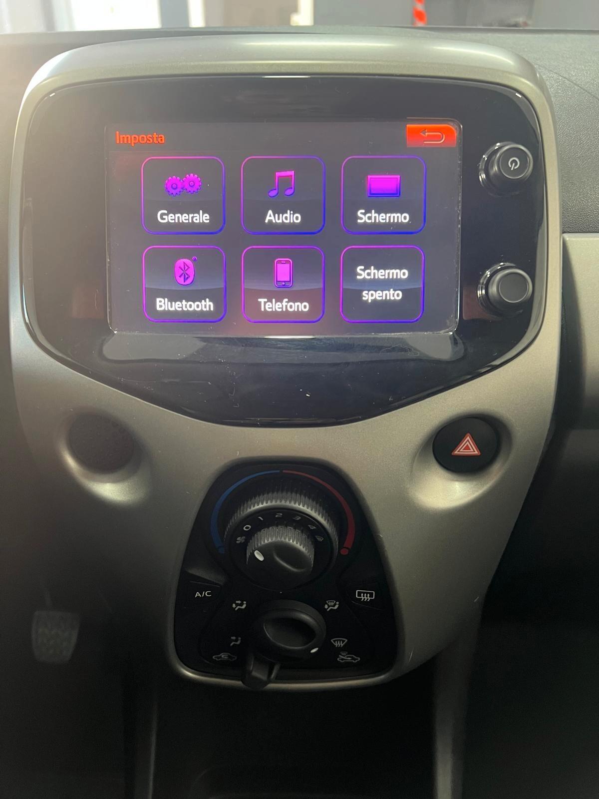 Citroen C1 PureTech 82 5 porte Shine