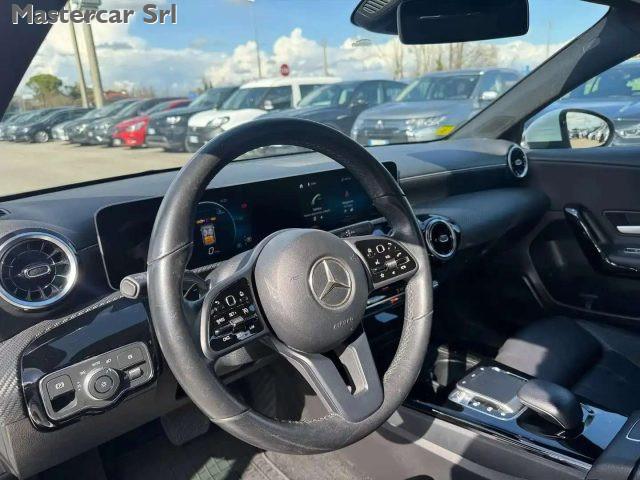 MERCEDES-BENZ A 180 d 116cv SPORT automatica - FT876HR