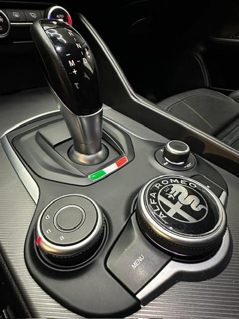 Alfa Romeo Giulia 2.2 Turbodiesel 210 CV AT8 AWD Q4 Veloce