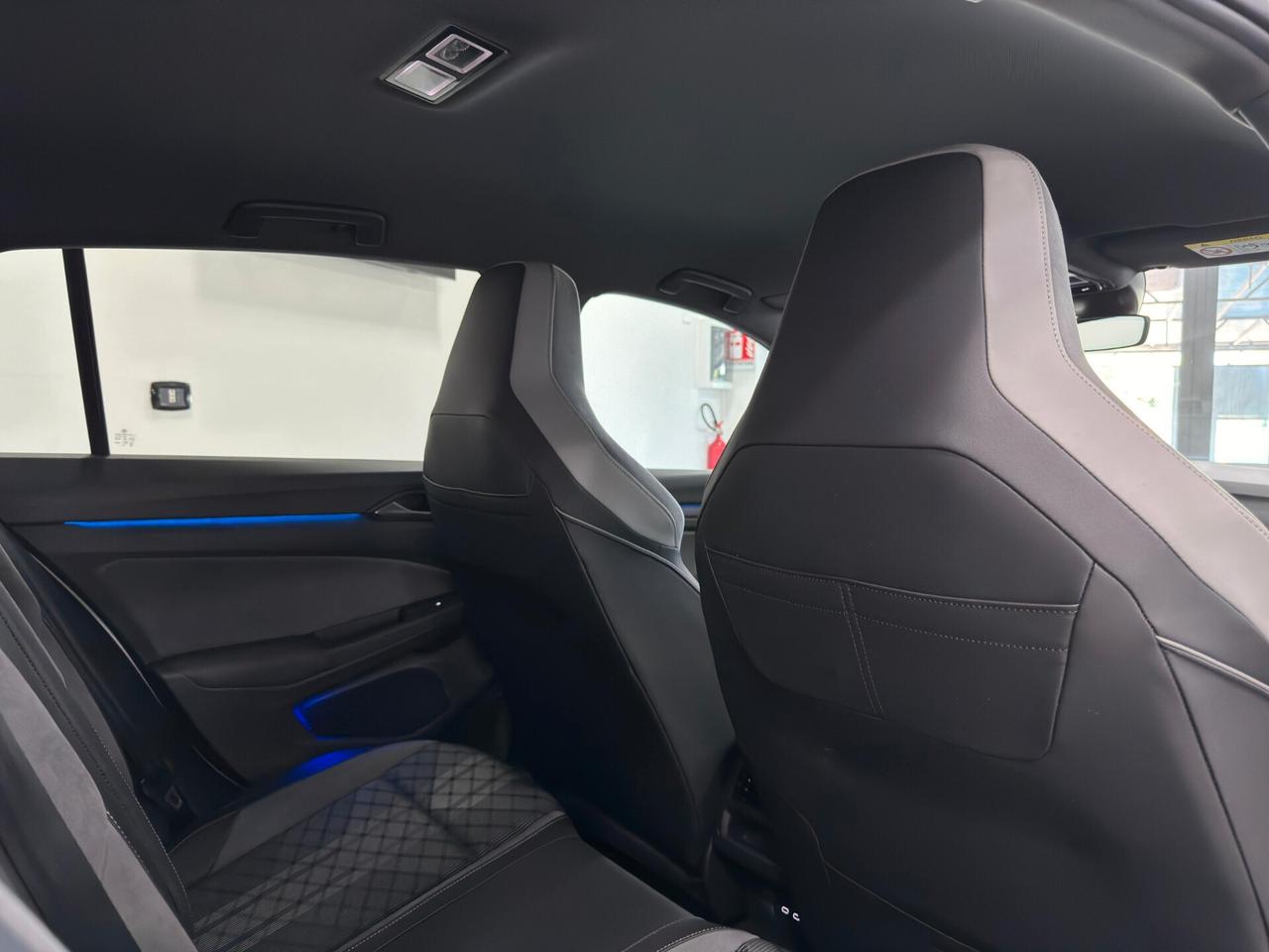 Volkswagen Golf 2.0 TDI 150 CV DSG SCR R-Line
