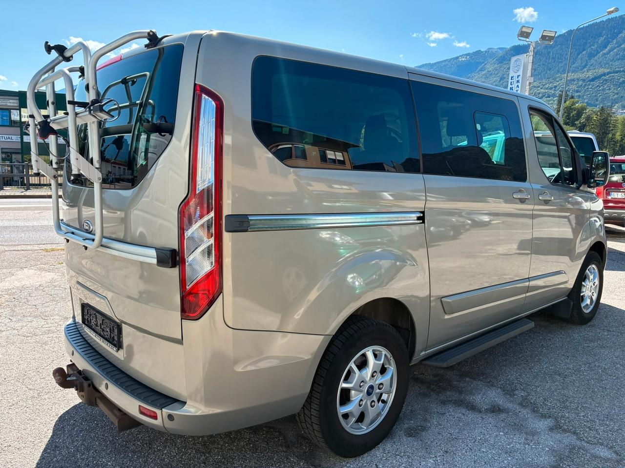 FORD TRANSIT CUSTOM 2.2 TDCi 155CV TITANIUM 8POSTI - GANCIO TRAINO