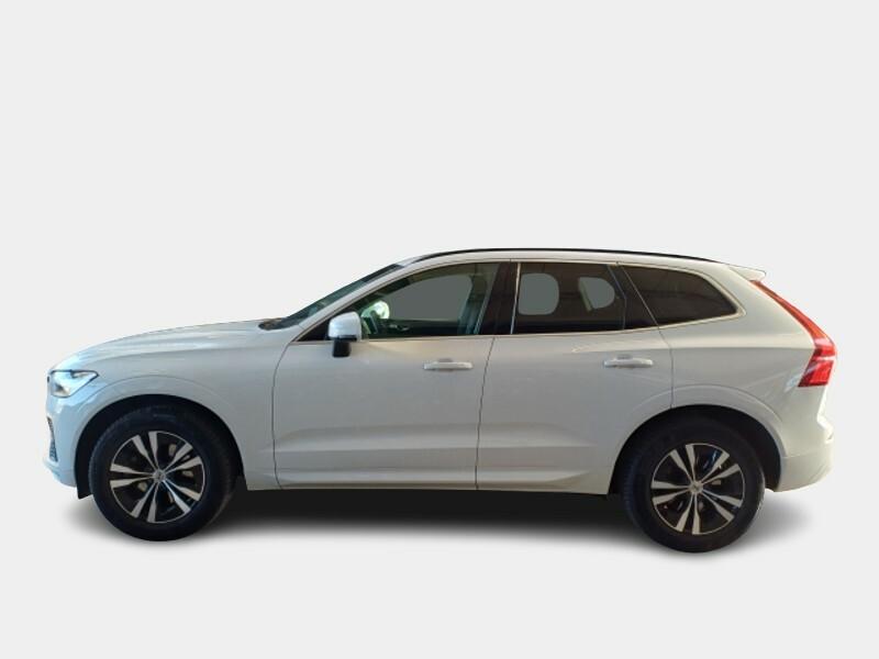 VOLVO XC60 B4 D AWD automatico Momentum Pro MY22