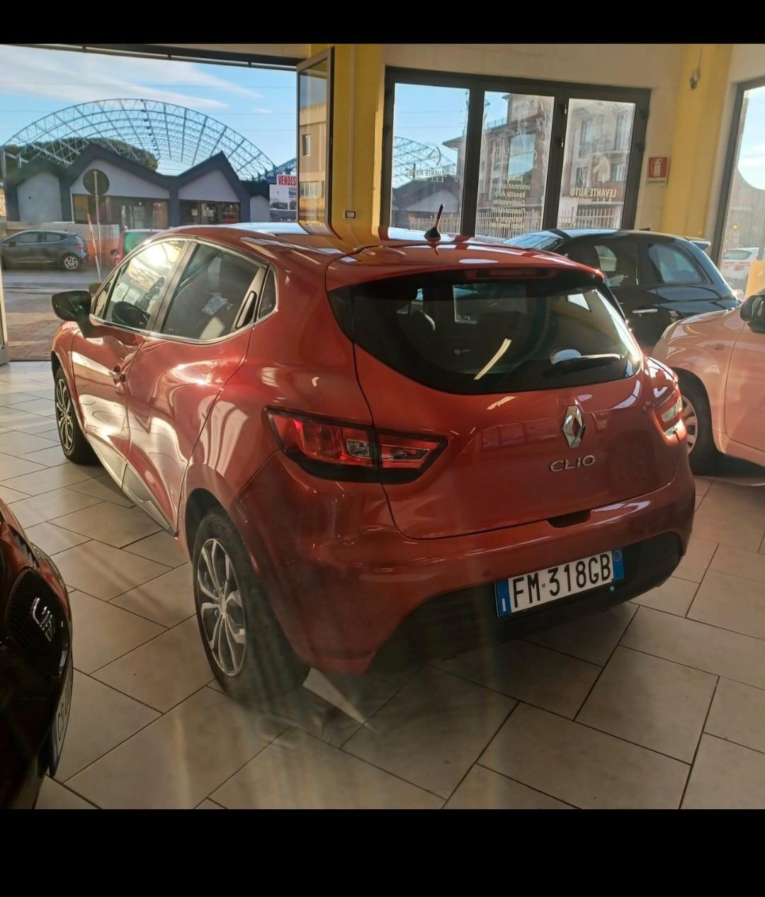 NEOPATENTATI CLIO GPL PERFETTA