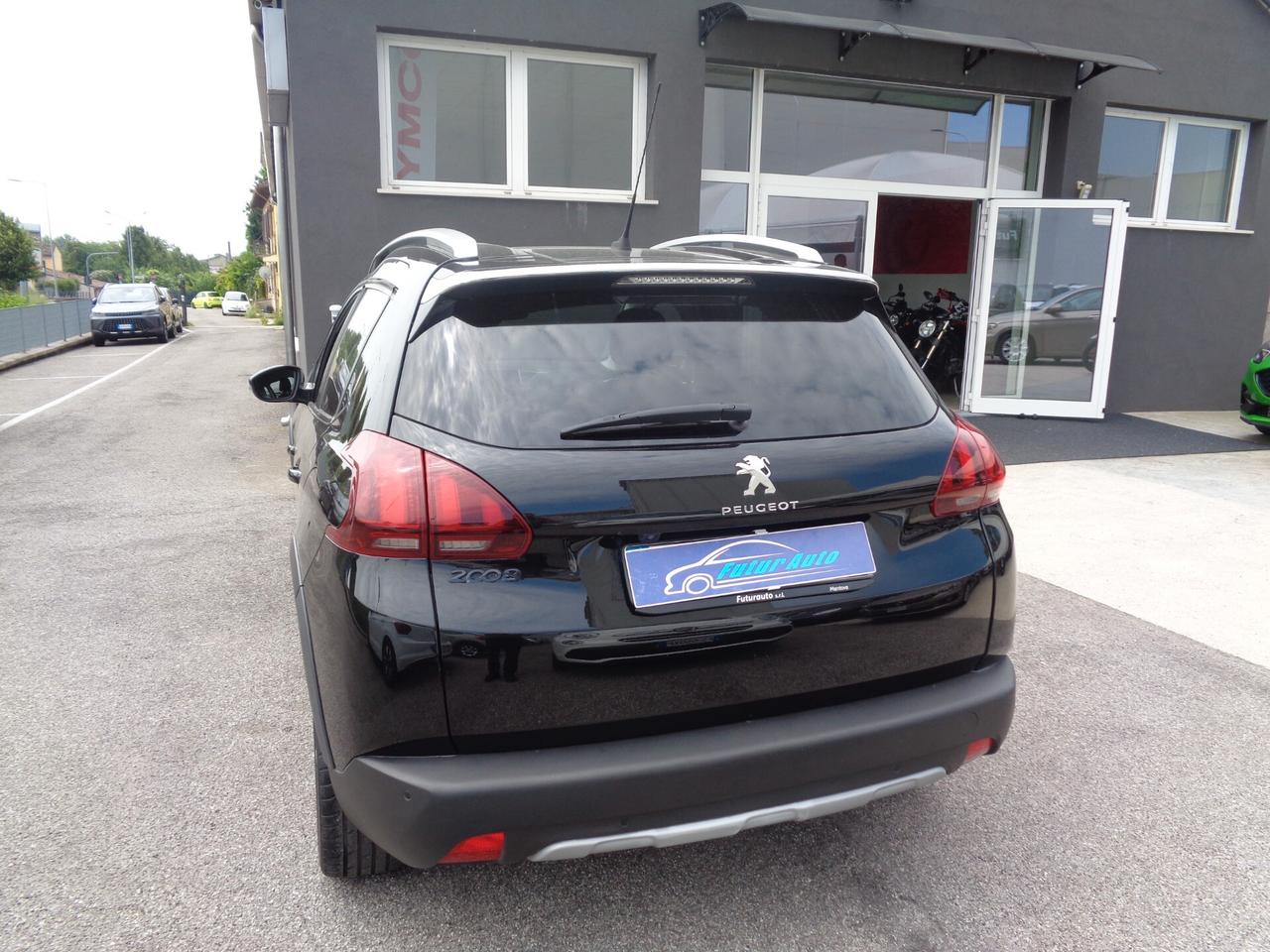 Peugeot 2008 BlueHDi 100 Allure