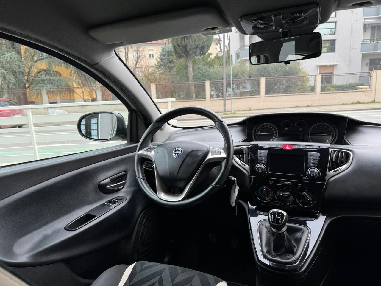 LANCIA YPSILON 1.2 69cv 5p GPL ECOCHIC GOLD NEOP.