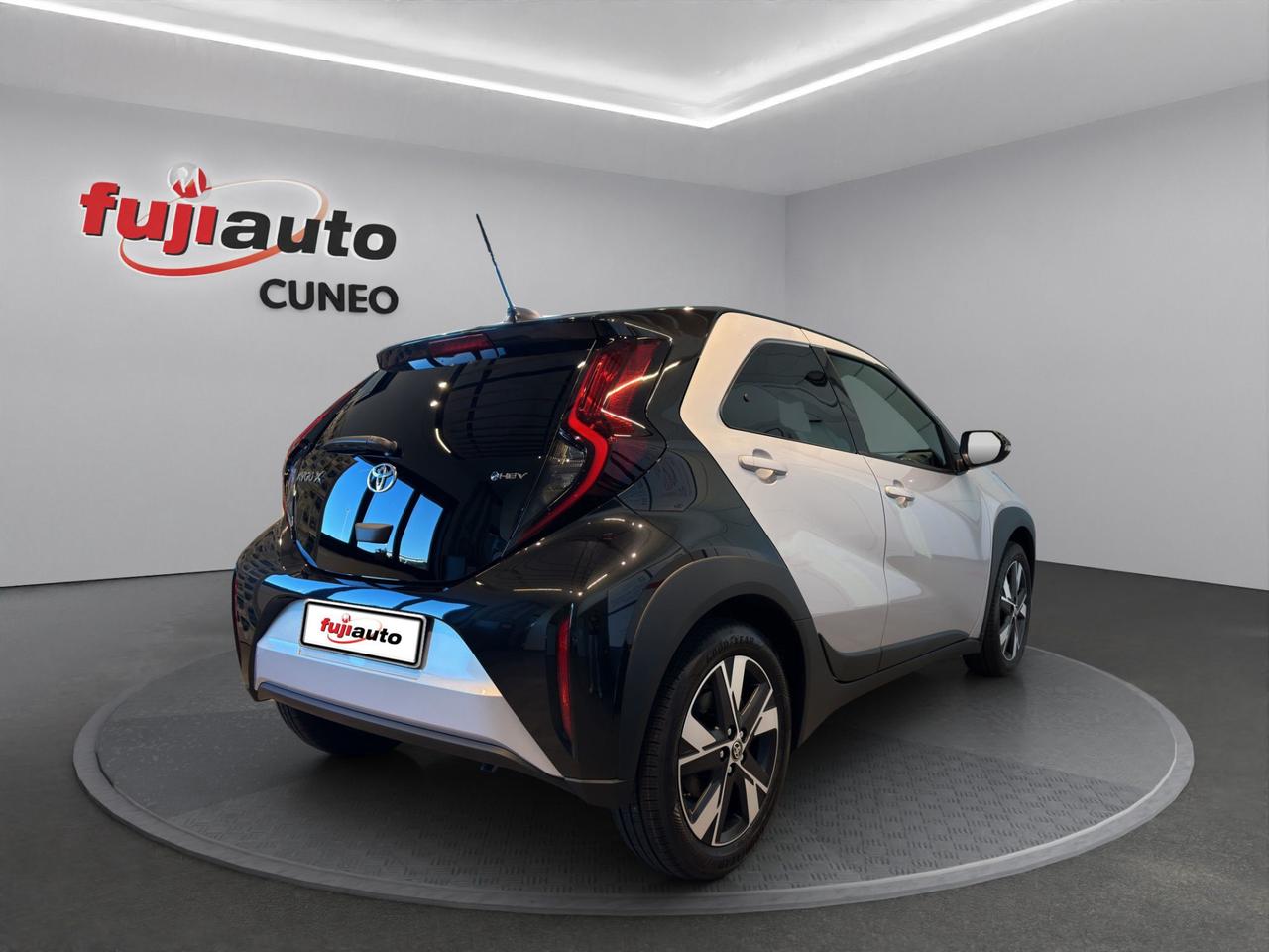 Toyota Aygo X 1.5 hybrid Icon e-cvt