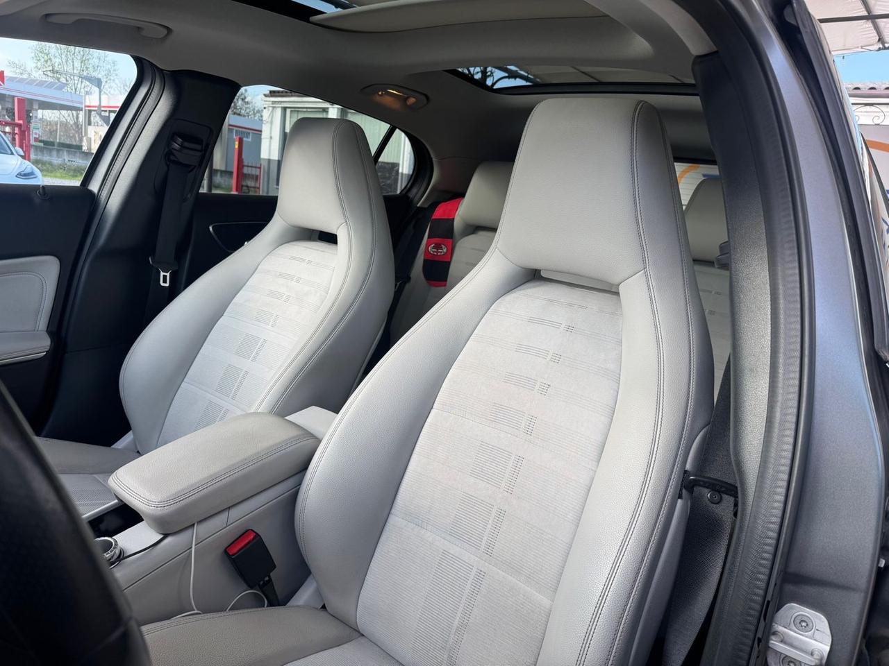 Mercedes-Benz GLA 200 Premium GLA 200 D TET #9904