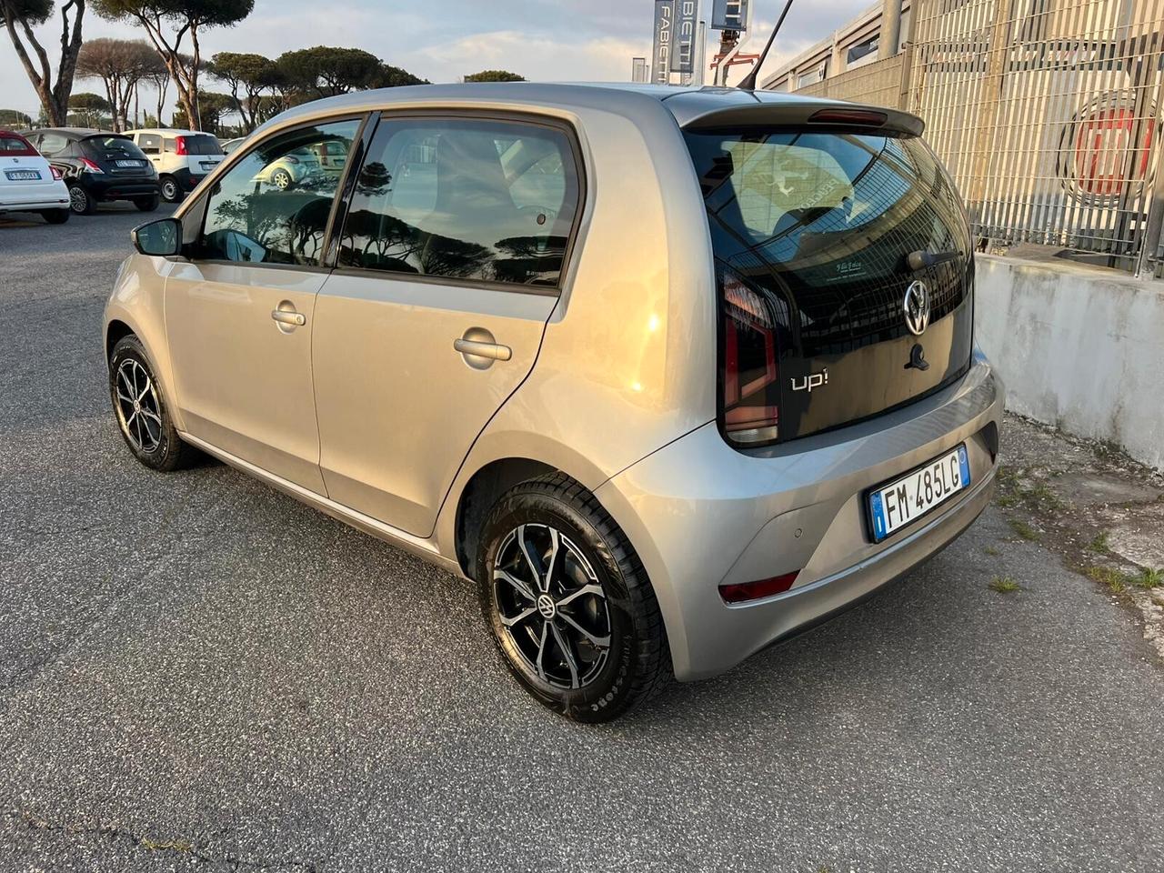 Volkswagen up! 1.0 75 CV 5p. move