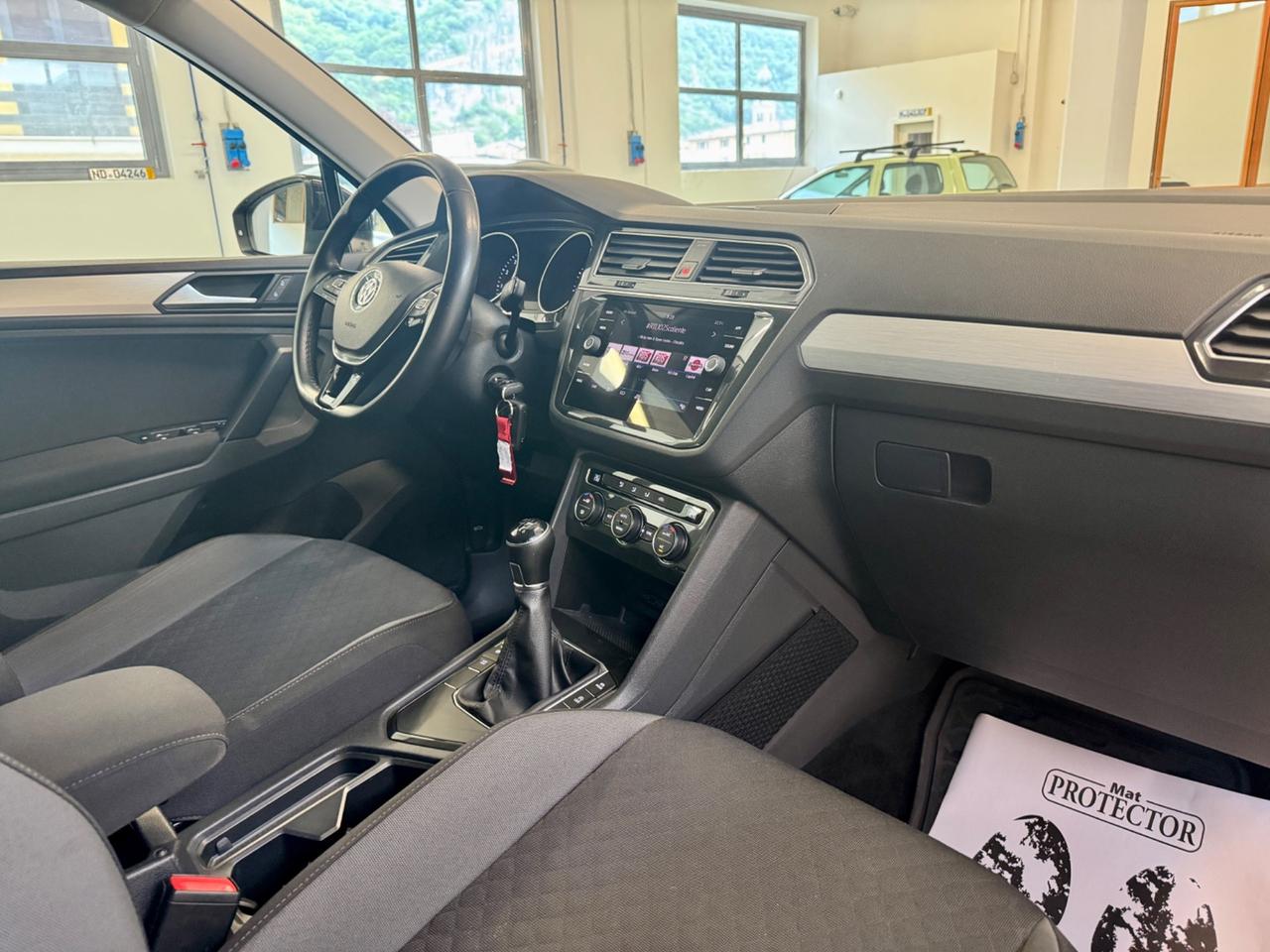 Volkswagen Tiguan R-Line - Sport - SOLO 70.000 KM