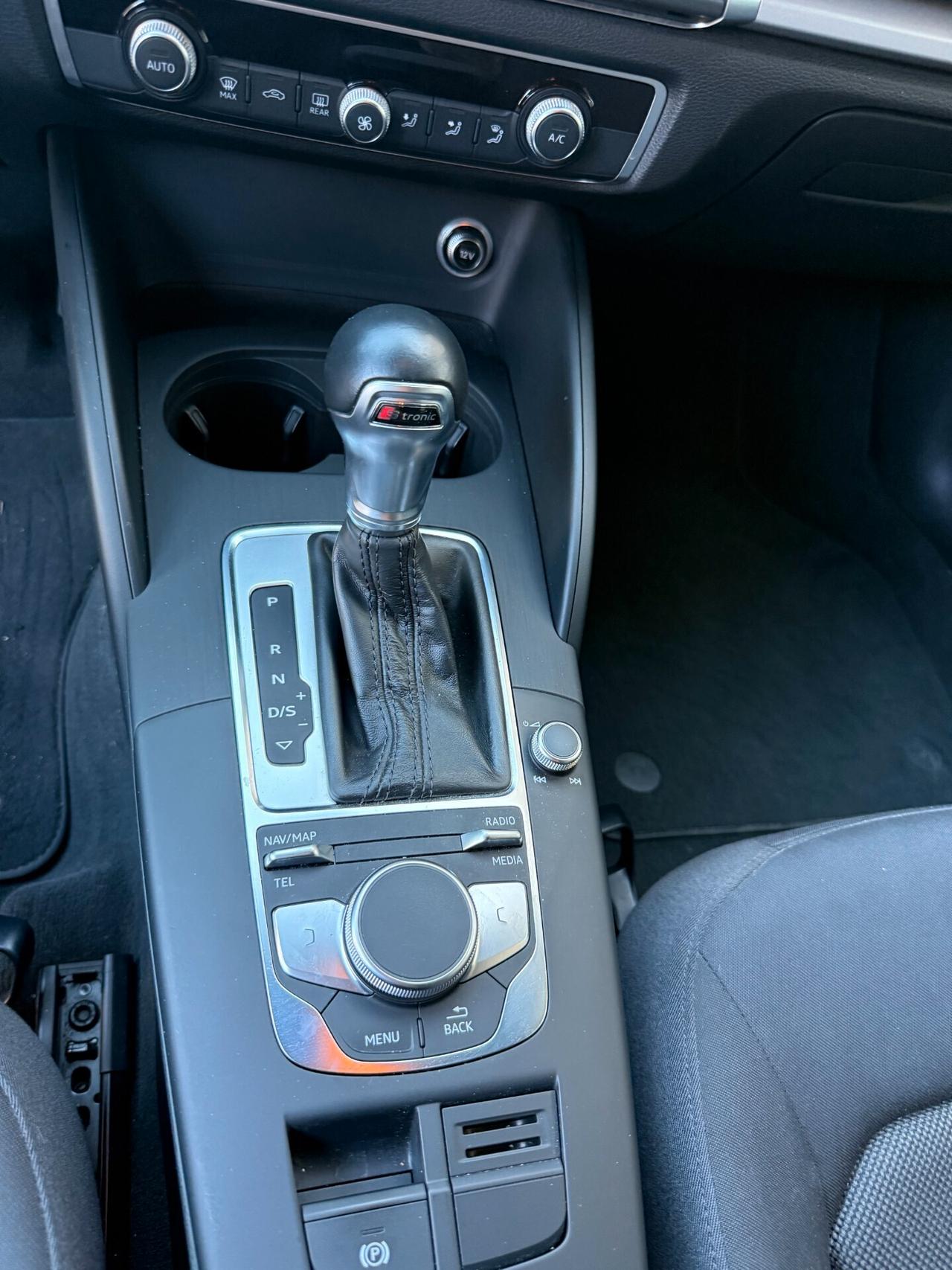 Audi A3 SPBK 2.0 TDI 150 CV S-TRONIC SPORT