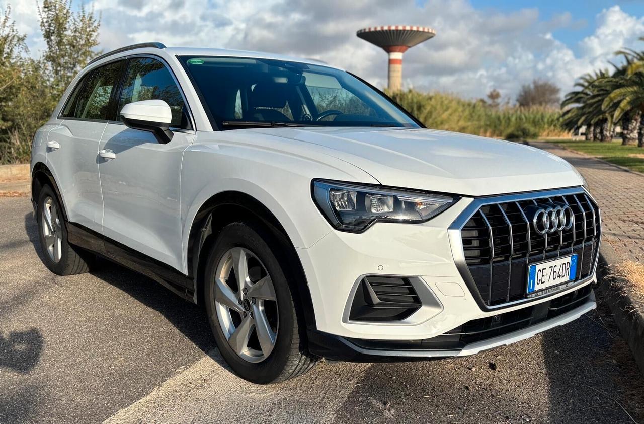 Audi Q3 35 TDI S tronic Business Advanced