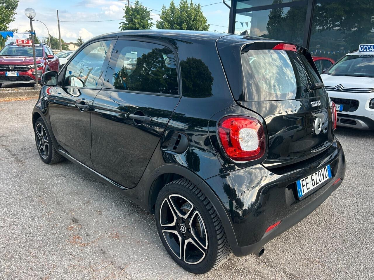 " UNA CHICCA " Smart ForFour 70 1.0 twinamic Passion