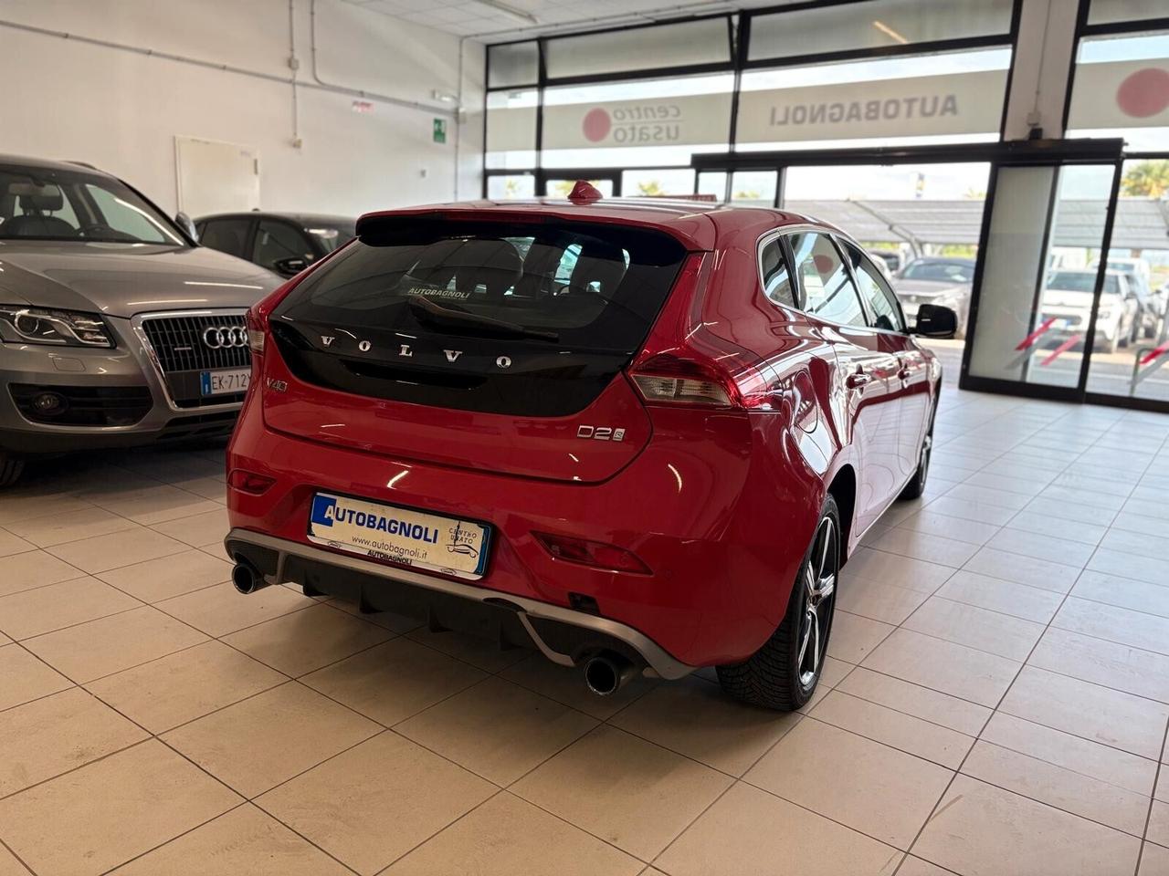 Volvo V40 R-DESIGN D2 2.0 120 CV 6mt
