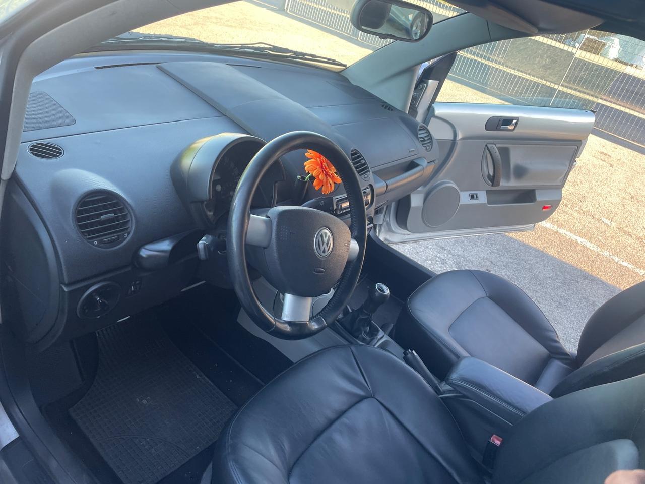 Volkswagen New Beetle 2.0 Cabrio X NEOPATENTATI ASI