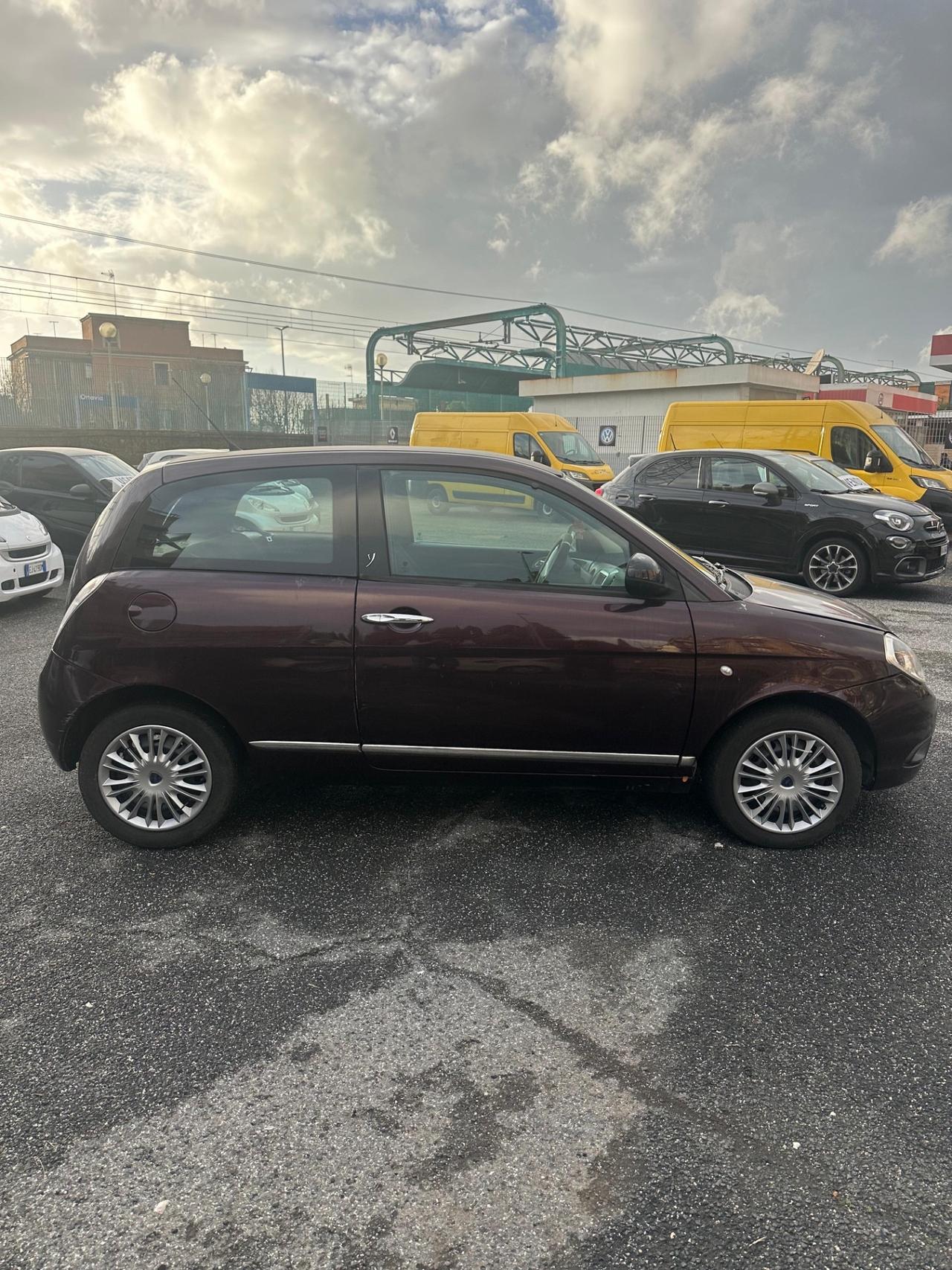 Lancia Ypsilon 1.3 MJT 75 CV Platinum