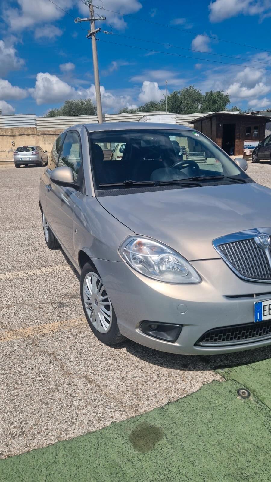 Lancia Ypsilon 1.2 Argento