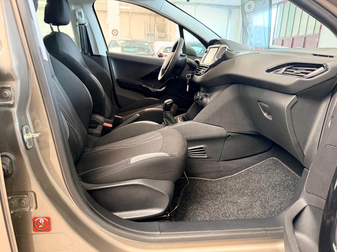 Peugeot 208 PureTech 82 5 porte Allure