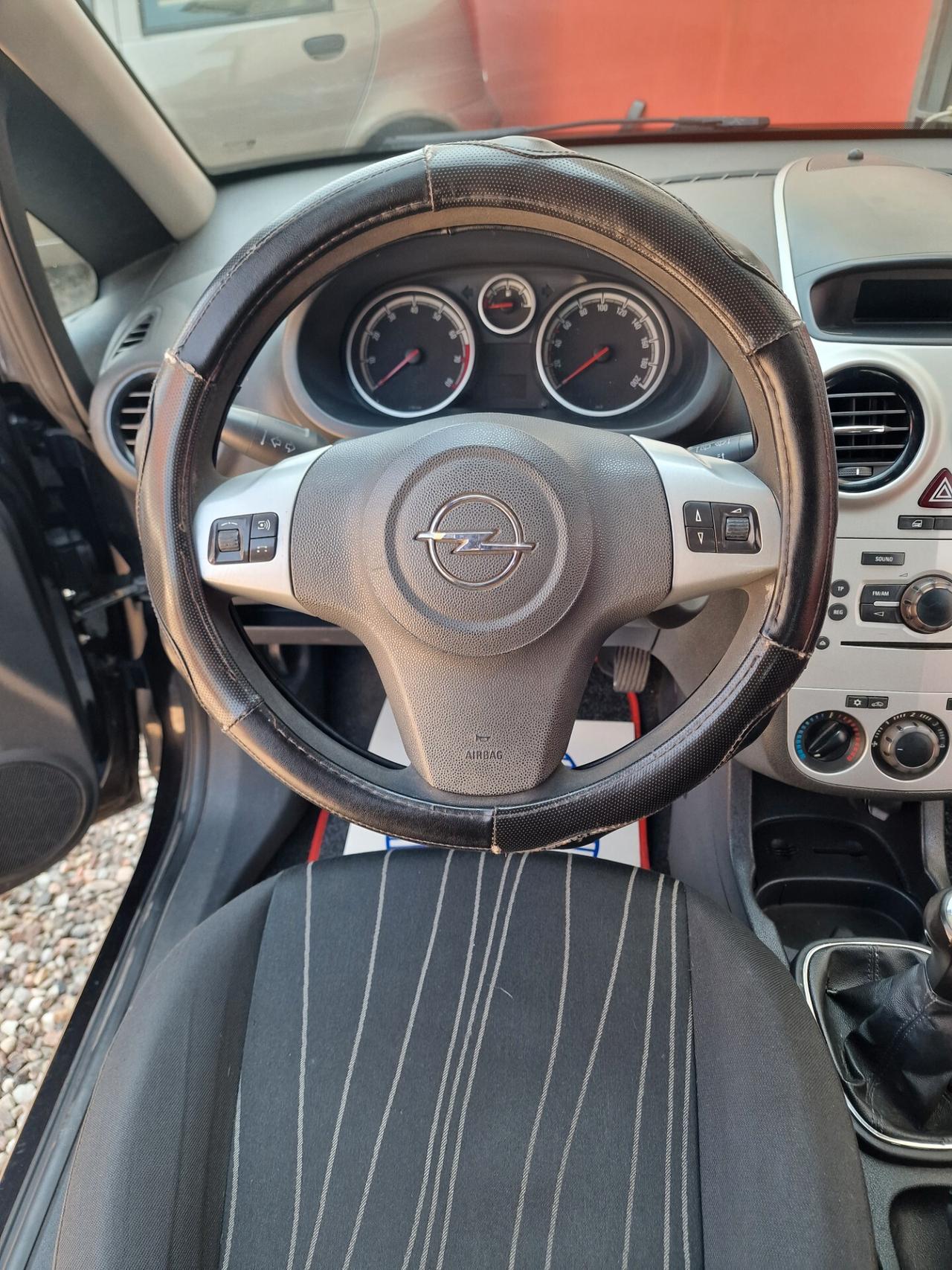 Opel Corsa 1.2 3 porte Sport