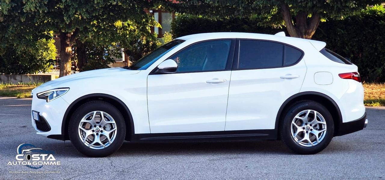 Alfa Romeo Stelvio 2.2 Turbodiesel 160 CV AT8 RWD
