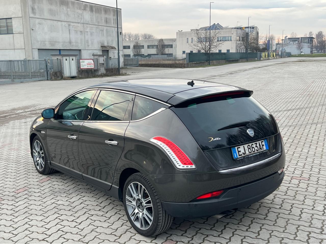 Lancia Delta 1.8 Di Turbo-Jet Sportronic Gold