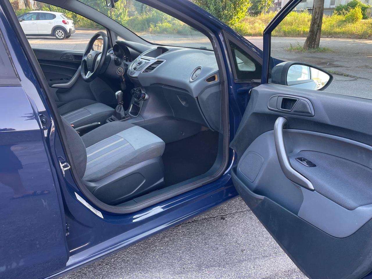 Ford Fiesta 1.4 5 porte Bz.- GPL Titanium per Neopatentati