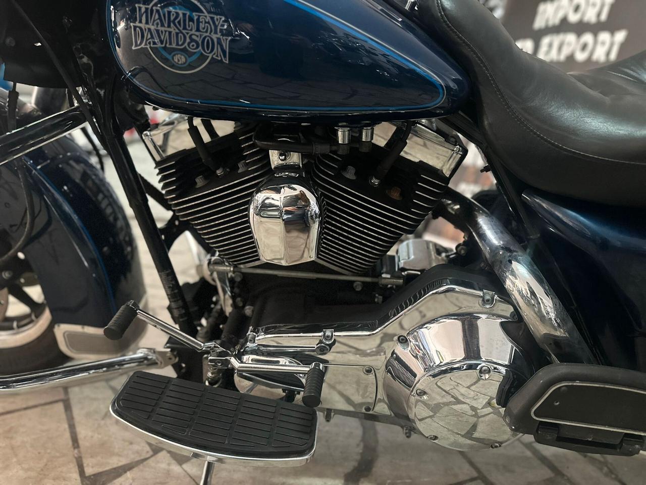 Harley-davidson FLHTC Classic Electra Glide