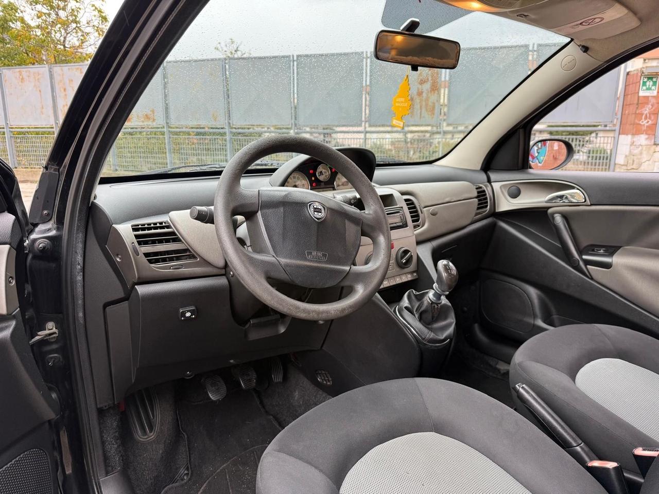 Lancia Ypsilon 1.2 Oro Giallo