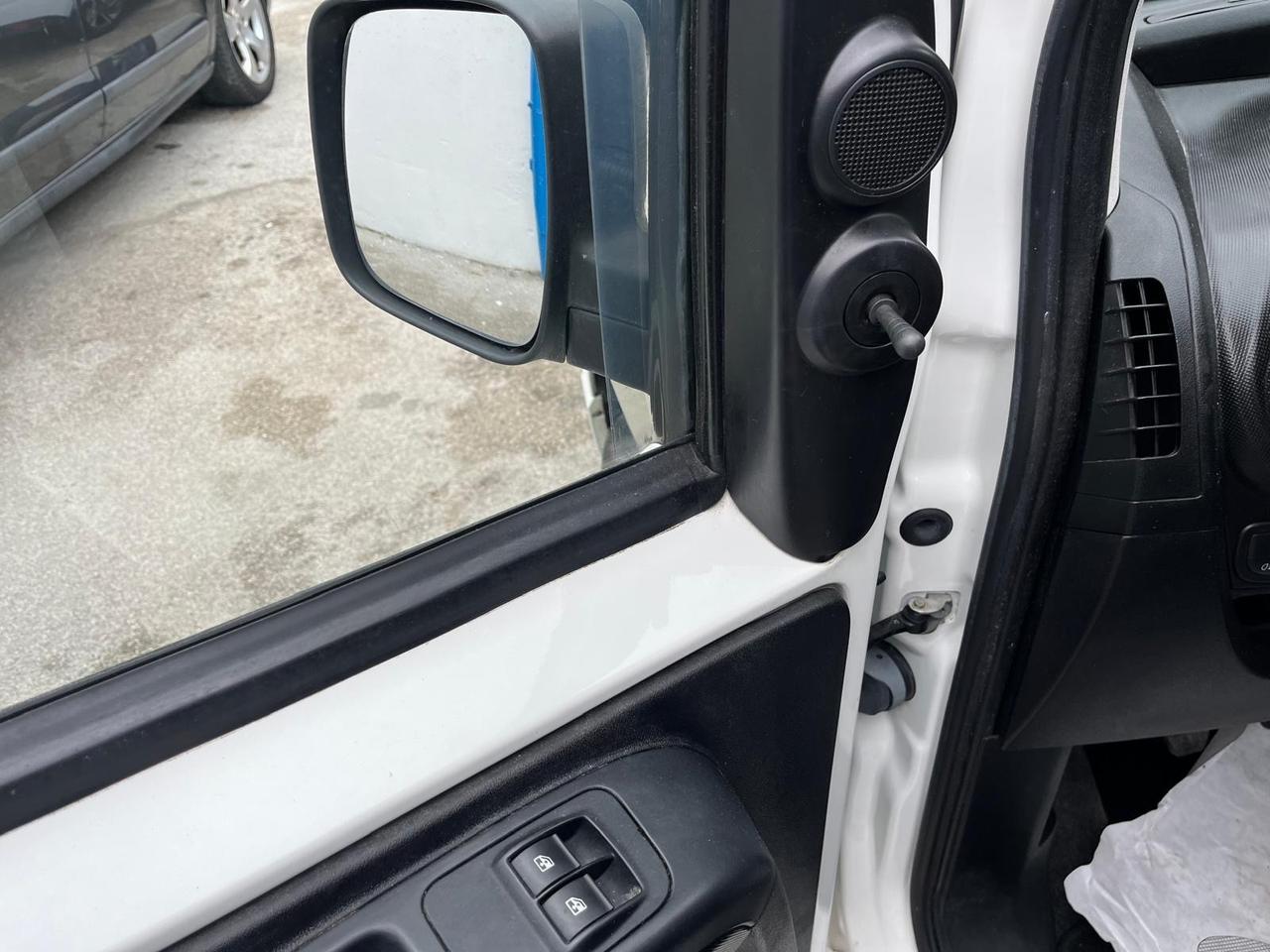 Fiat qubo -5P -1.3 mjt/75cv-full-2011