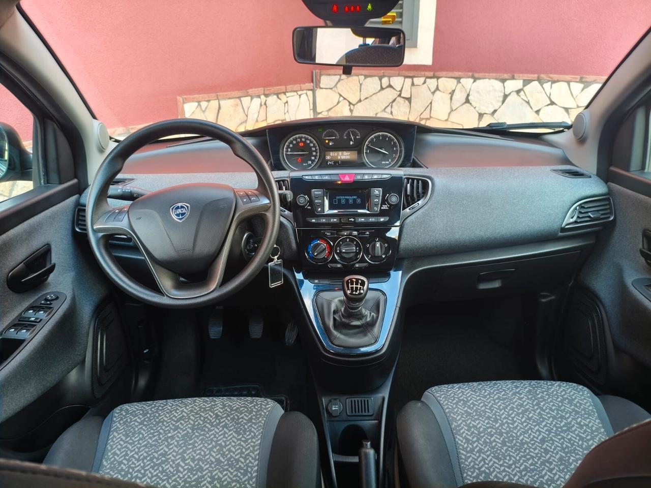 Lancia Ypsilon 1.0 FireFly 5 porte S&S Hybrid UnYca
