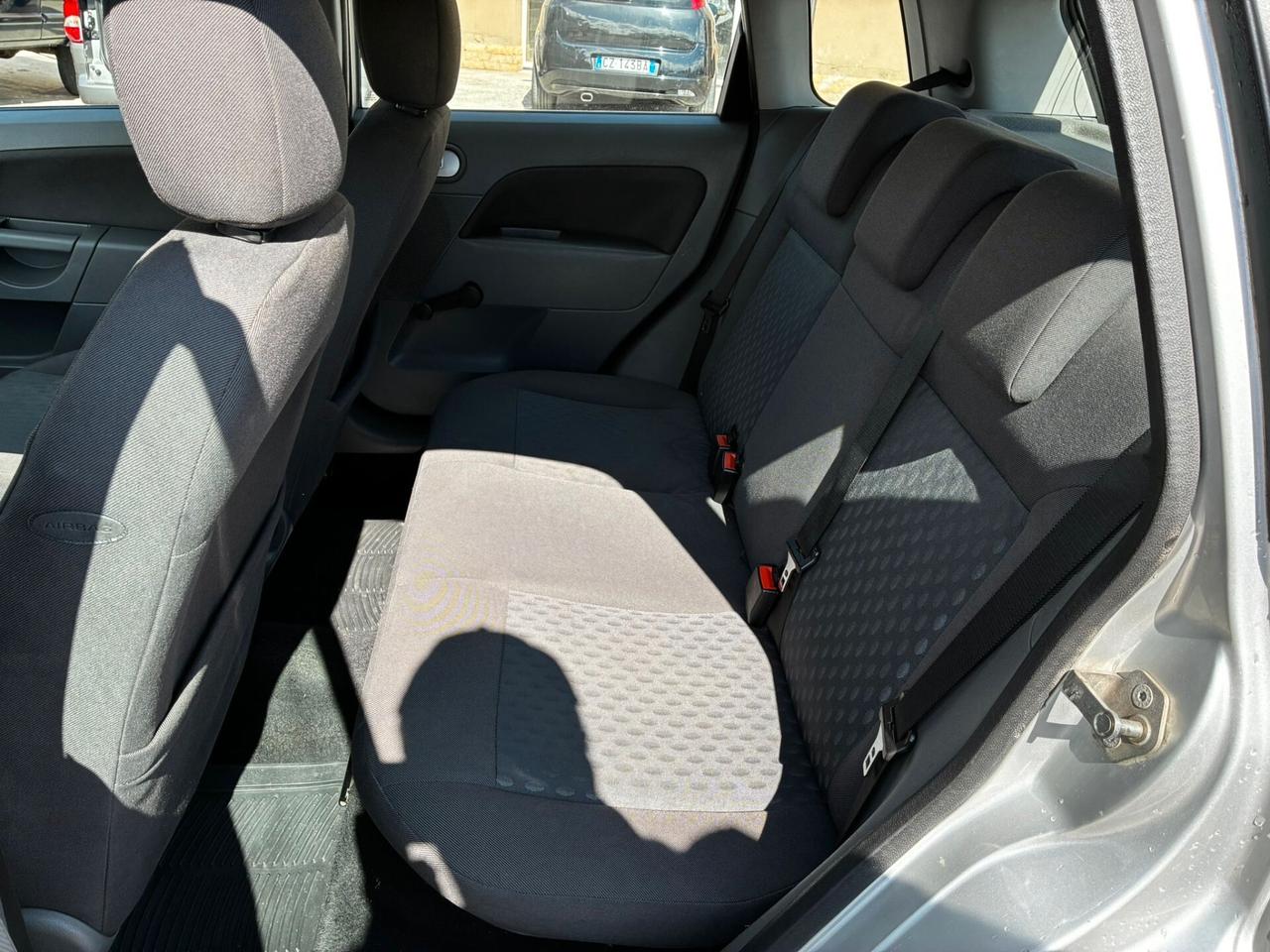 FORD FIESTA 1.2 BENZINA 75CV EURO 4 - NEOPATENTATI