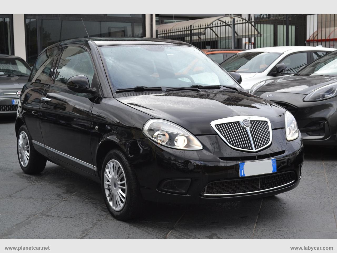 LANCIA Ypsilon 1.3 MJT 75 CV New Oro