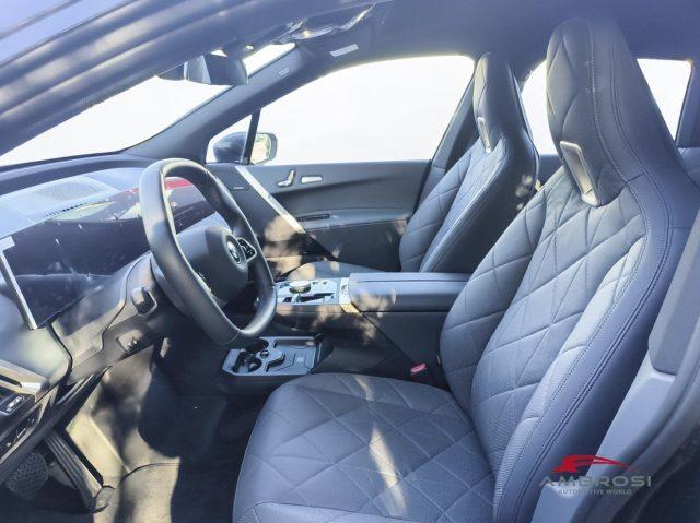 BMW iX xDrive40 Pacchetto Sportivo Edition Signature