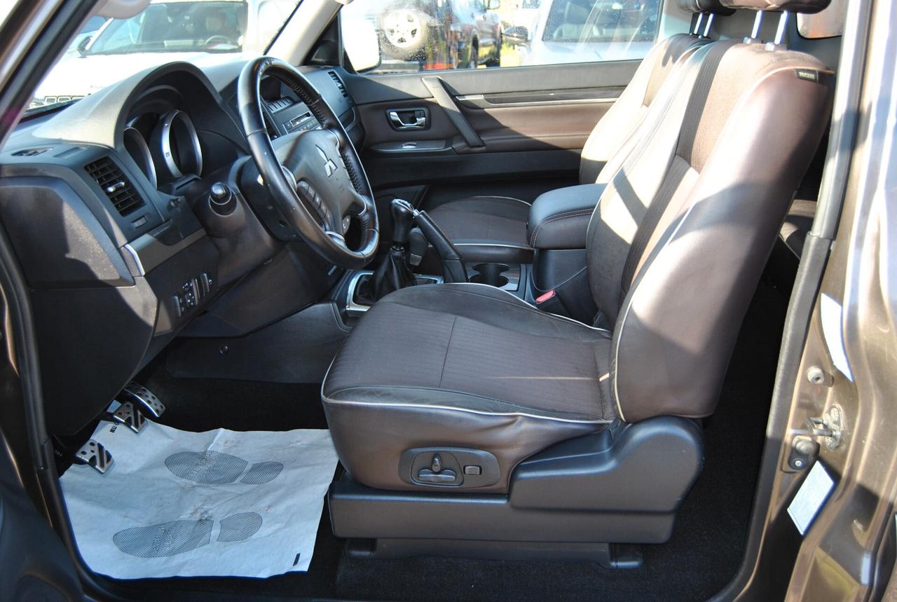 Mitsubishi Pajero 3.2 DI-D 16V 3p. Intense