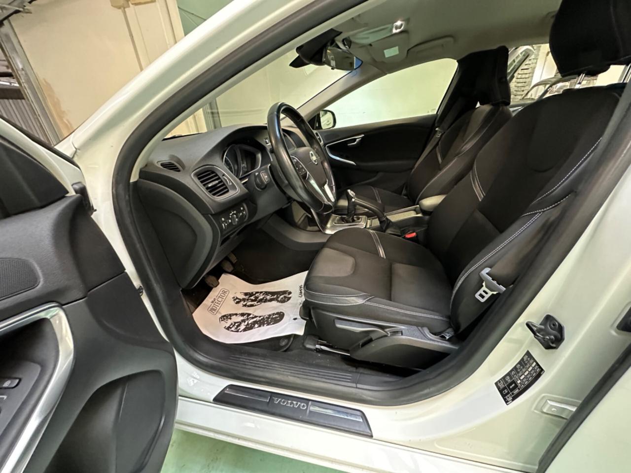 Volvo V40 D2 1.6 diesel (anche per neopatentati)