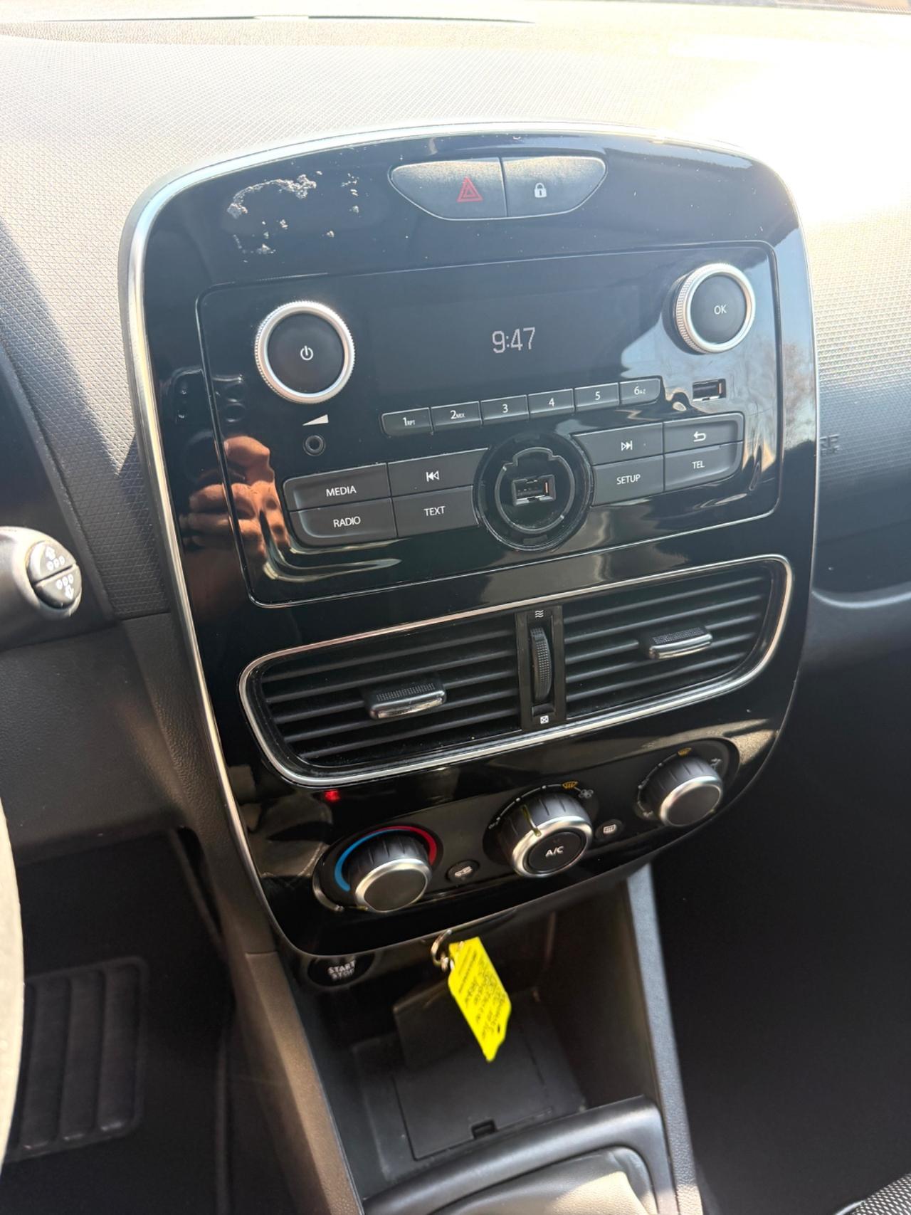 Renault Clio 1.2BENZINA 75CV 5 porte Intens 2017