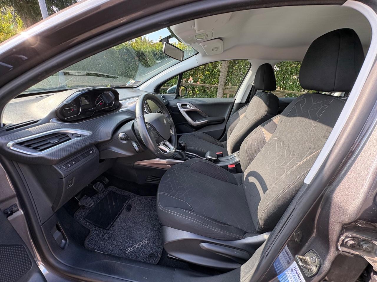 Peugeot 2008 1.2 VTi 82CV Allure