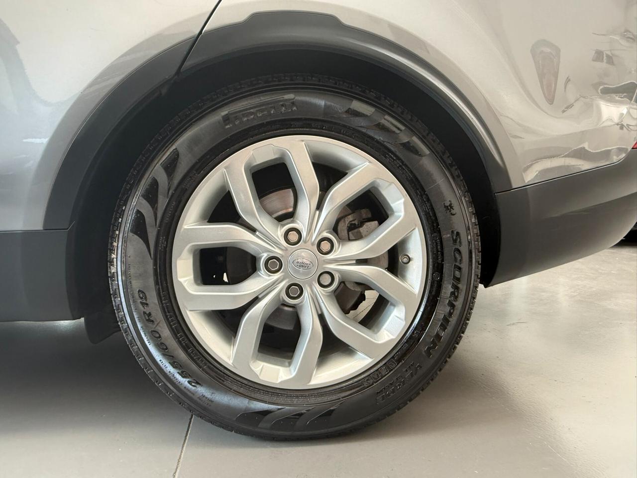 Land Rover Discovery 5 2.0 SD4 240 CV S