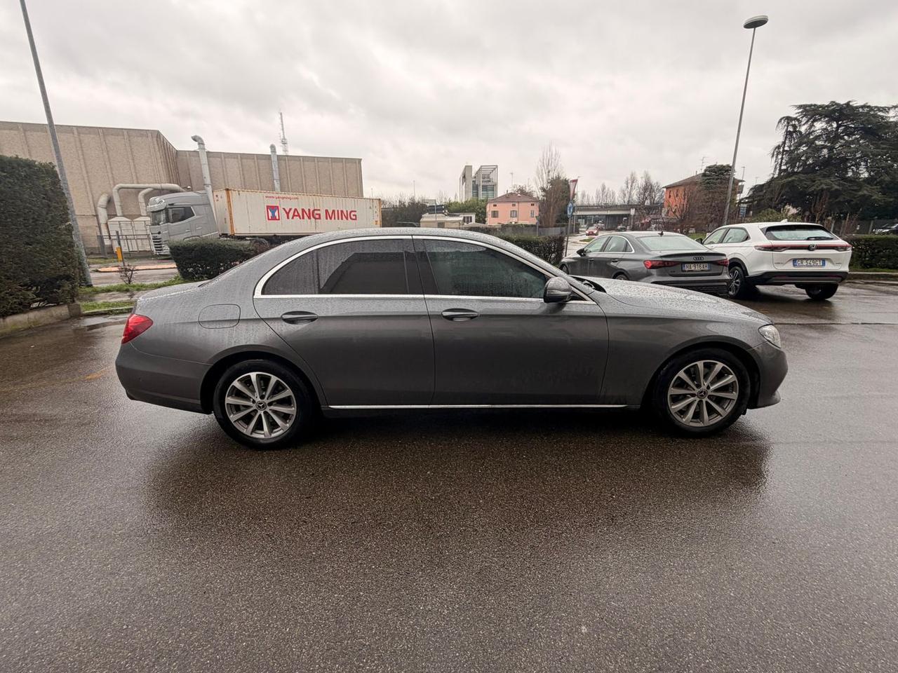 Mercedes-Benz E 220 Business Sport E 220 D #9348