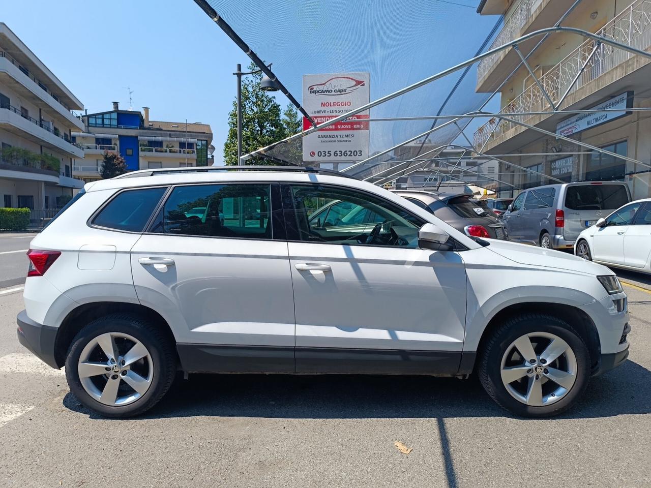 Skoda Karoq 1.6 TDI SCR DSG Executive NAVI, RETROCAMERA