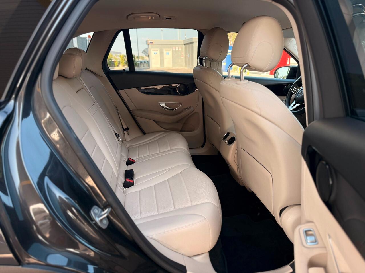 Mercedes-benz GLC 300 d 4Matic Sport TOTAL BLACK