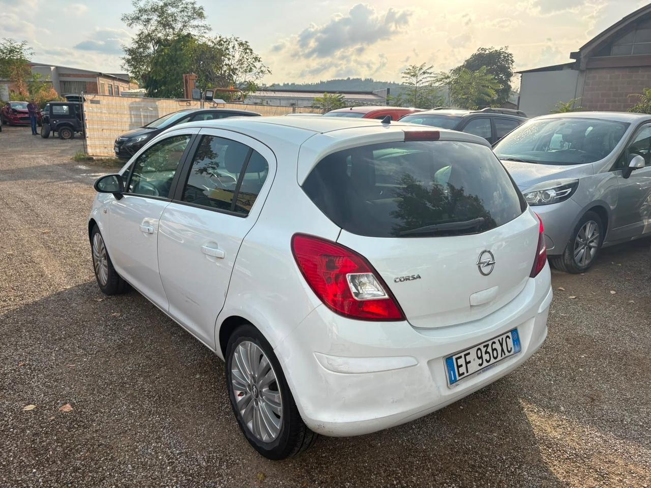 Opel Corsa 1.2 5 porte Cosmo