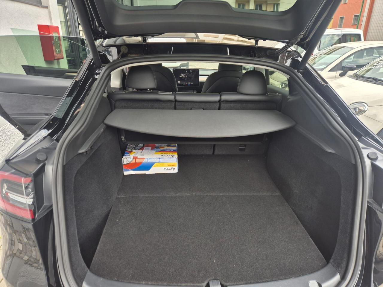 Tesla Model Y RWD