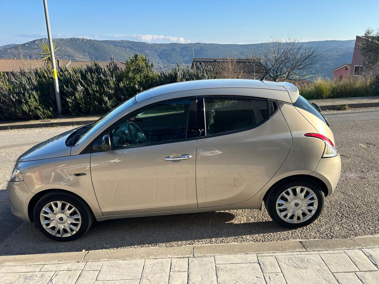 Lancia Ypsilon 1.2 69 CV 5 porte Gold